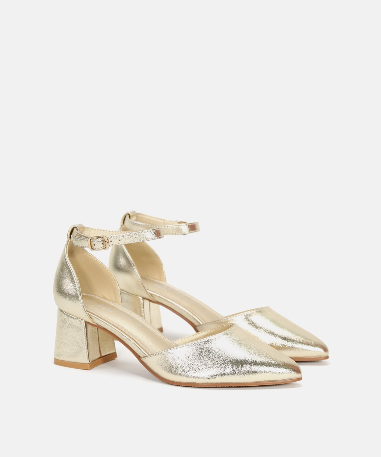 Zapato tac&oacute;n ancho